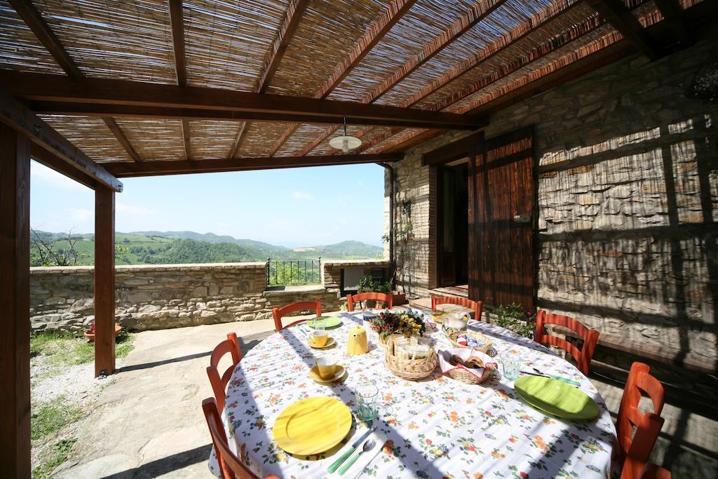 Agriturismo Monte Valentino Pietralunga  Eksteriør bilde